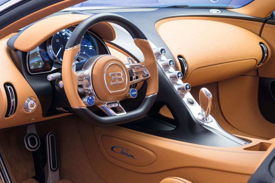 Интерьер Bugatti Chiron 2016 года  (фото 39 из 51)